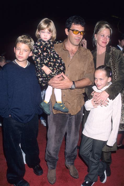 Alexander Bauer, el hijo más desconocido de Melanie Griffith que pasa el confinamiento con ella ...