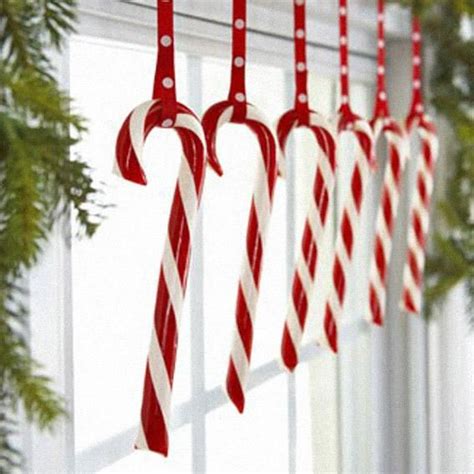 25 Fun Candy Cane Christmas Décor Ideas For Your Home | DigsDigs