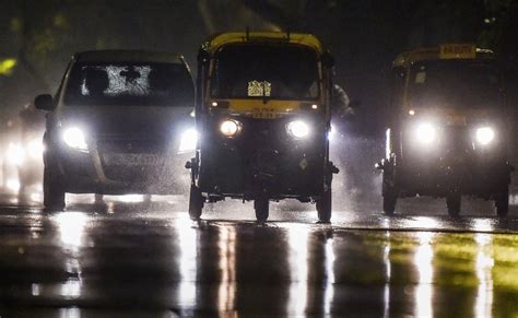 Delhi Rain: Light Rain In Delhi After City Records Maximum Temperature ...