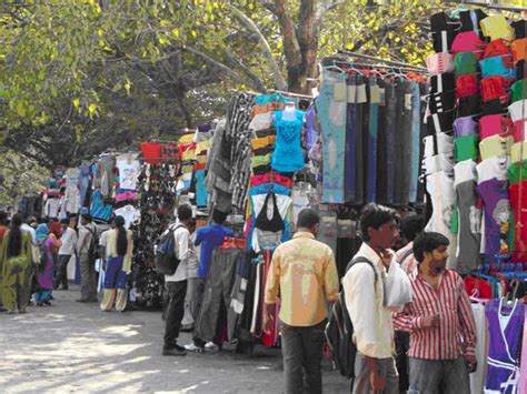 Indian Bazaars: Fashion street in Mumbai