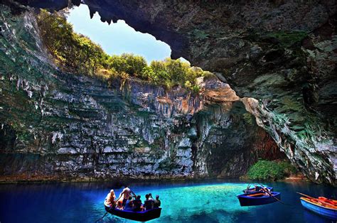 MELISSANI, THE GREEK CAVE IN WHICH THE NYMPHS LIVED - THE BACKPACKING