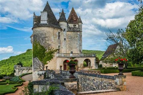 Best Castles in Dordogne - Historic European Castles