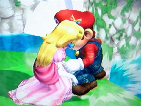 Mario and Peach Secret Kiss by agentbananayum on DeviantArt