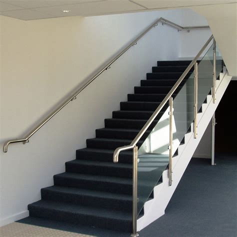 China Modern Handrail Design Indoor Stainless Steel Railing Glass Stair Railing - China Stair ...