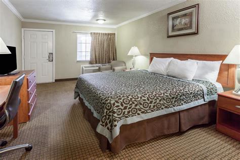 Discount Coupon for Days Inn Houston East in Houston, Texas - Save Money!