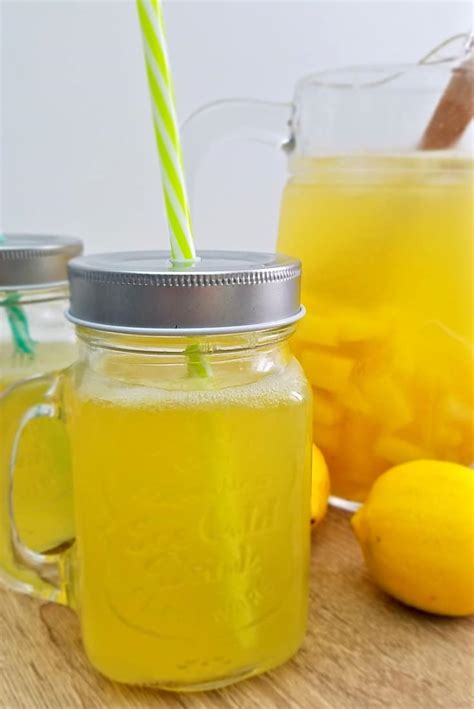 Pineapple Lemonade Recipe With Sprite, Honey & Pineapple Chunks