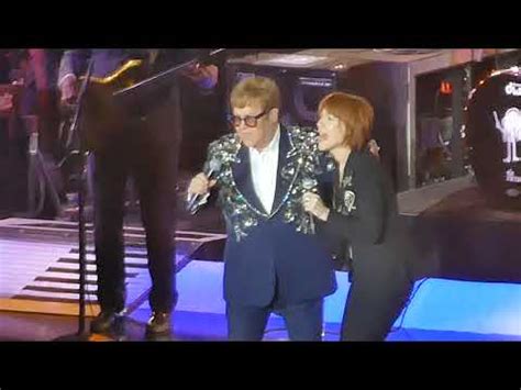 Elton John and Kiki Dee reunite at his farewell US show for 'Don't Go Breaking My Heart' - Gold