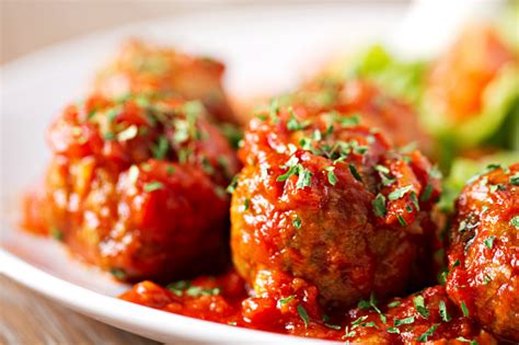 Easy Grass-fed Meatballs | Heinen's Grocery Store