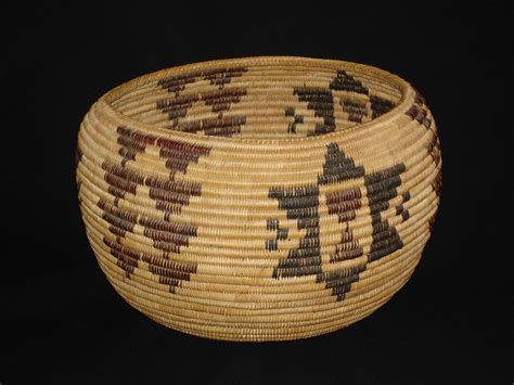 A Mono Lake Paiute basket || GeneQuintana.com