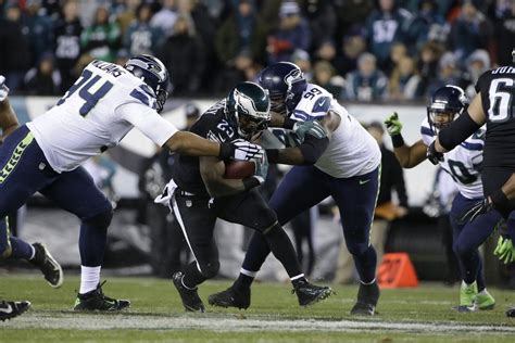 Eagles' offense dominated by Seattle Seahawks' defense in 24-14 loss ...