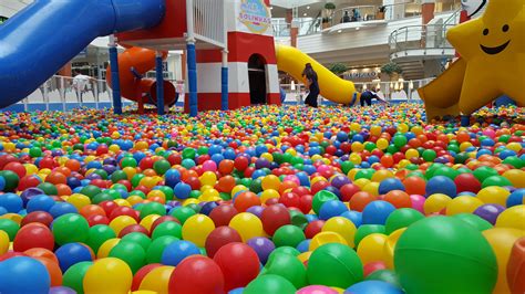 File:Ball pit with playground slide.jpg - Wikimedia Commons
