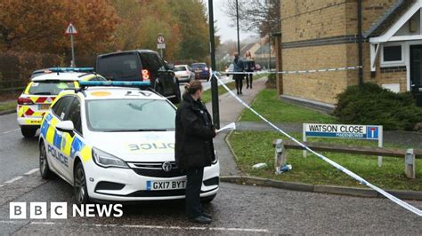 Seven arrested over Crawley street stabbing murder - BBC News