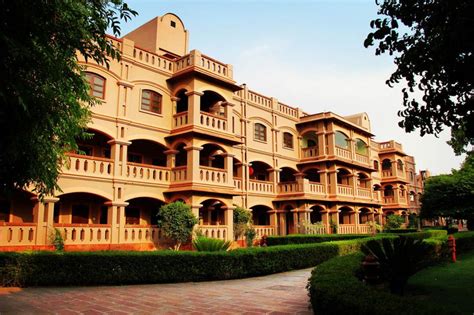 11 Best Hotels and Ashrams in Mathura and Vrindavan