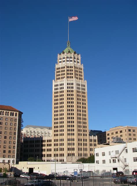 File:Tower Life Building, San Antonio, 2011.jpg - Wikipedia