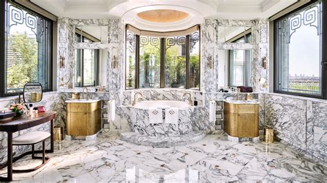 7 of the Most Extravagant Hotel Suites Around the World | Architectural ...