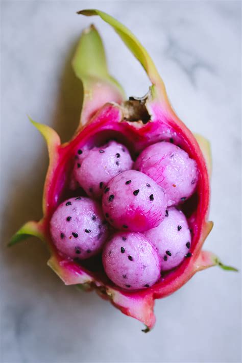 Pitaya 101! How to Cut and Eat Dragon Fruit