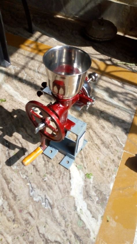 Manual Hand Driven Universal Seed Grinder, ग्राइंडिंग मशीन - JAY UDYOG, Udala | ID: 20155602373