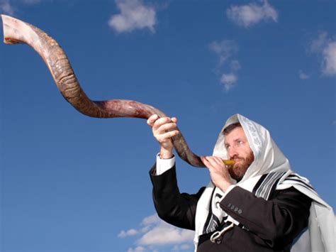 blowing Shofar Rosh Hashanah : Catholic Lane