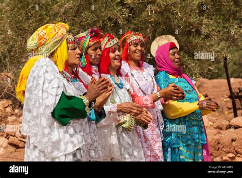 Traditional berber clothes hi-res stock photography and images - Alamy