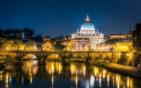 Vatican City Walking Tour By Night