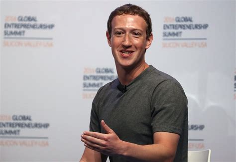 Mark Zuckerberg returns to Harvard to deliver commencement speech - CBS News