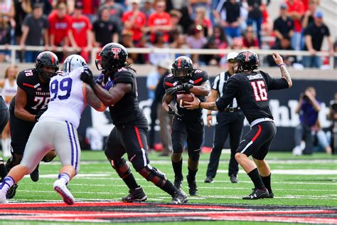 Texas Tech Football: Young offensive line showing improvements