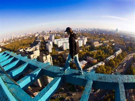 Skywalking | Extreme photography, Building, Photography