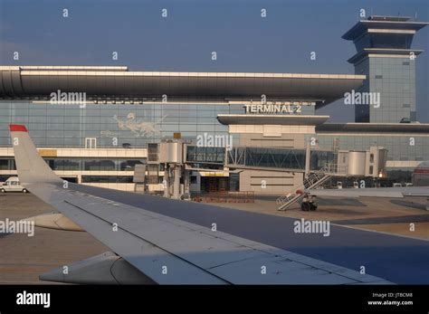 PYONGYANG INTERNATIONAL AIRPORT TERMINAL 2 Stock Photo - Alamy