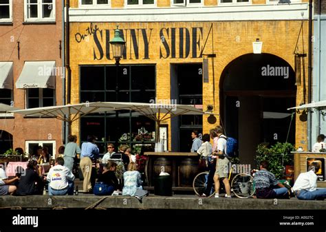 Denmark Copenhagen Nyhavn Bar pub cafe beer party Stock Photo: 5620235 - Alamy