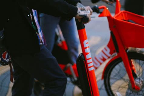 Uber’s first electric scooters arrive in Santa Monica - The Verge