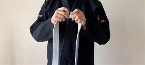 Step-By-Step Tips Of How To Tie A Jiu-Jitsu Belt? - GudStory.com