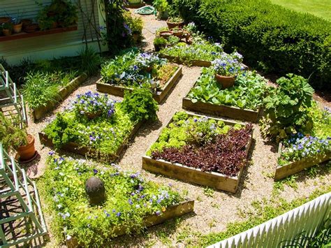 62 Affordable Backyard Vegetable Garden Designs Ideas - ROUNDECOR ...