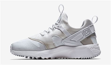 NIKE AIR HUARACHE UTILITY "WHITE" | Muted.