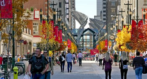 Stephen Avenue Walk - Calgary - Arrivalguides.com