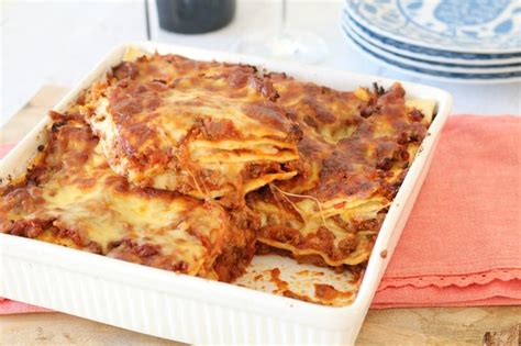 Easy Beef Lasagne | Quick & Easy Family Dinner - Bake Play Smile