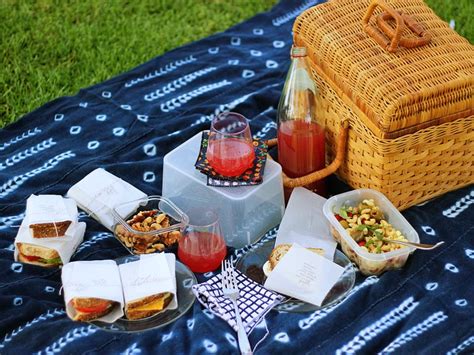 Romantic Summer Picnic Date - Outdoor Meal Inspiration