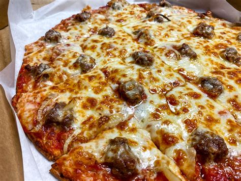 Where to Get Chicago's Tavern-Style Pizza Around Dallas | Dallas Observer