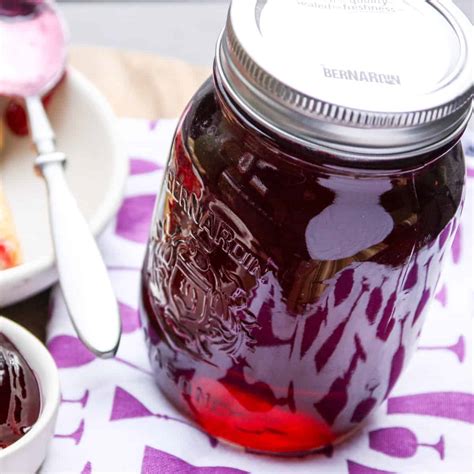 How to Make Homemade Grape Jelly From Real Grapes | The Food Blog