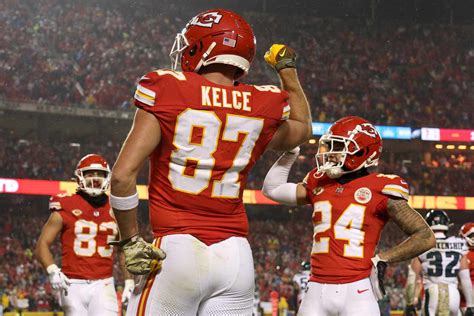 Travis Kelce Scores Touchdown at Eagles vs. Chiefs Rematch