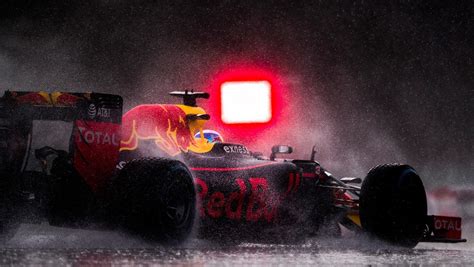 Stunning picture of a wet Red Bull from today's Qs : r/formula1