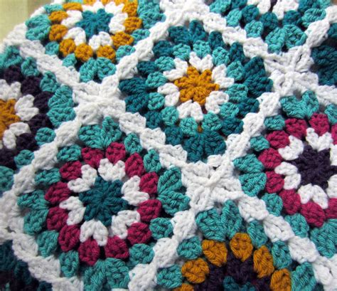 peaceofpi studio: Crochet Granny Square Flower Blanket