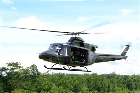 94 Army Bell 412 Helicopter Images, Stock Photos, 3D objects, & Vectors ...