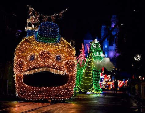 Summer Shines Even Brighter at Disneyland Resort with Return of Main Street Electrical Parade ...