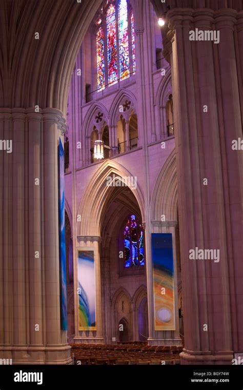 National cathedral washington interior hi-res stock photography and images - Alamy