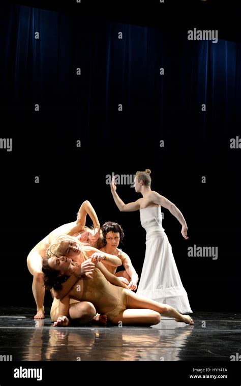 Butoh dance Performance Stock Photo - Alamy