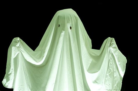 Image of green sheet ghost | CreepyHalloweenImages