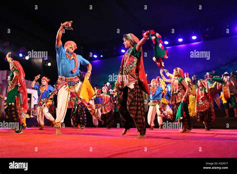 Folk Dance, Gujarat, India Stock Photo - Alamy