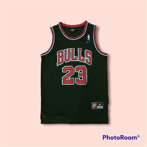 Vintage jordan 23 chicago bulls jersey, Men's Fashion, Activewear on Carousell