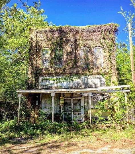 The "Cushing Hotel" in Maydelle, TX. Used as part of the set in the movie "The Long Summer of ...