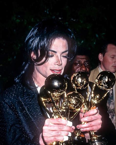 Michael jackson HQ photo 🖤1996 World Music Awards MONTE CARLO, MONACO - MAY 8: American singer ...